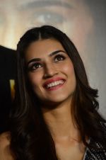 Kriti Sanon at Dilwale Trailor launch on 9th Nov 2015